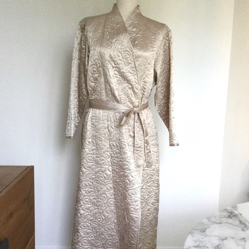Oscar de La Renta Robe in Beige Satin